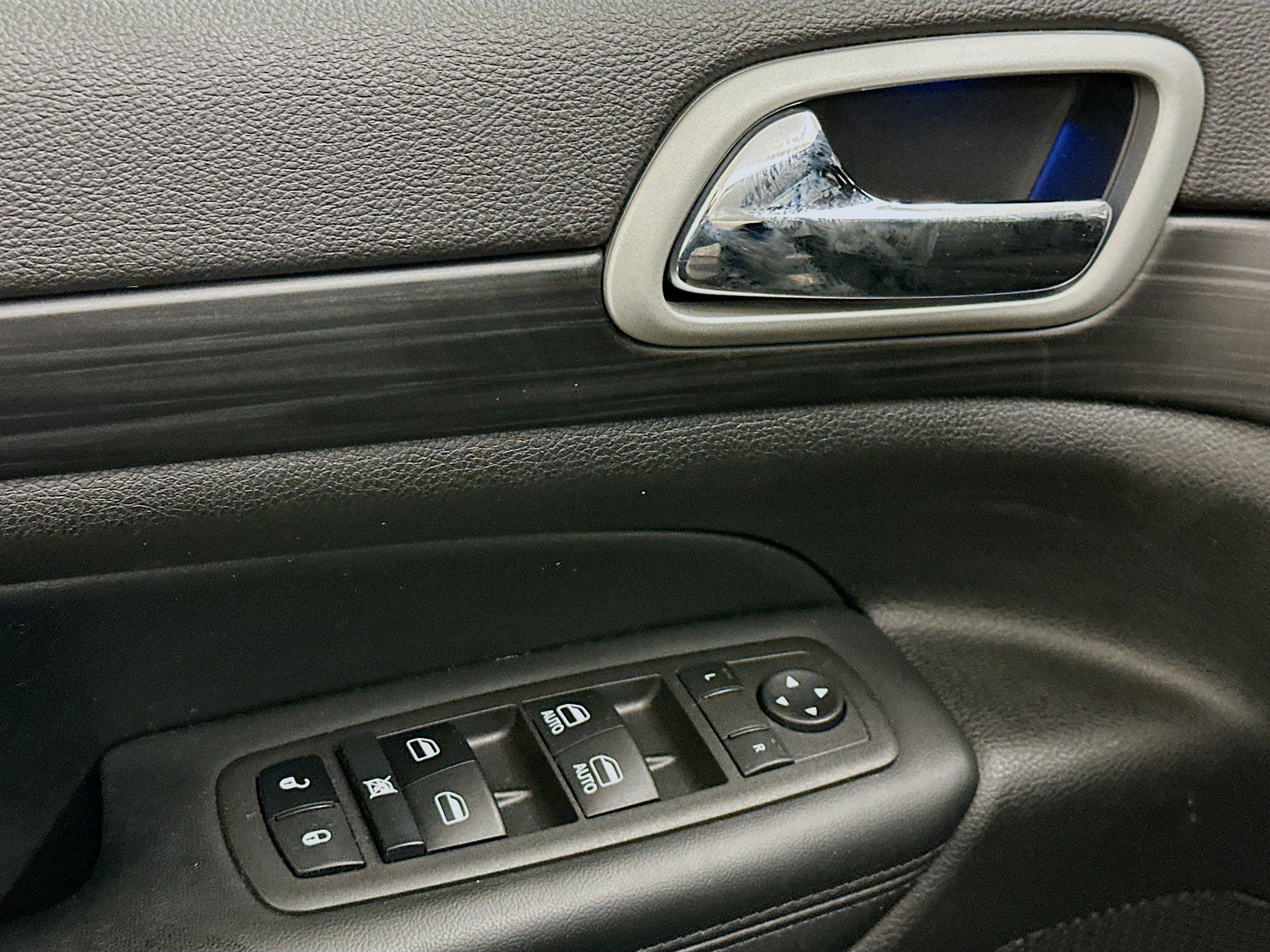 Used 2021 Jeep Grand Cherokee Laredo AWD/4WD image 15