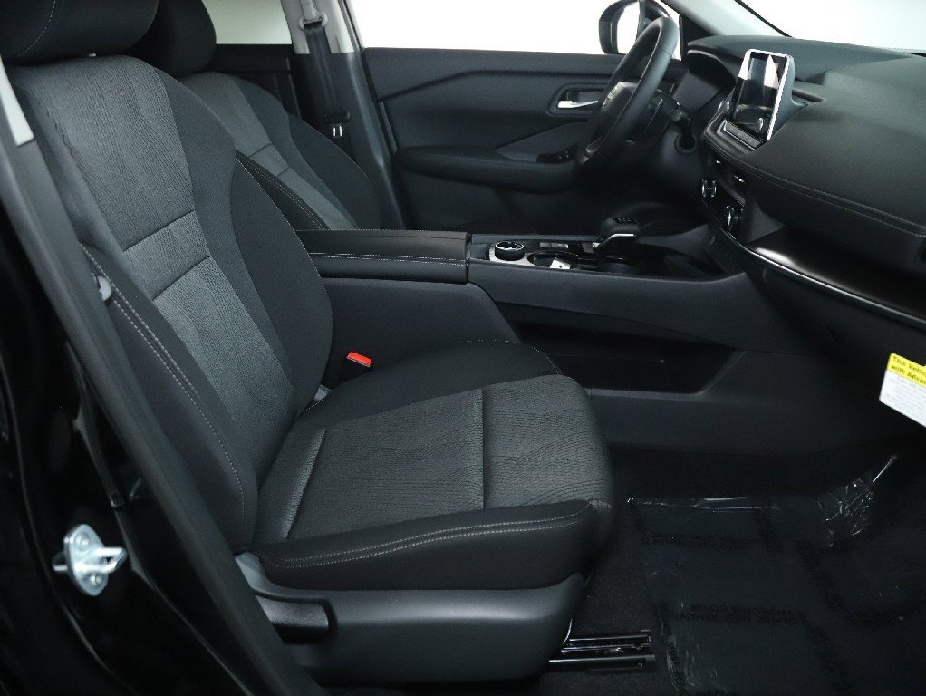 Certified 2026 Nissan Rogue SV image 33