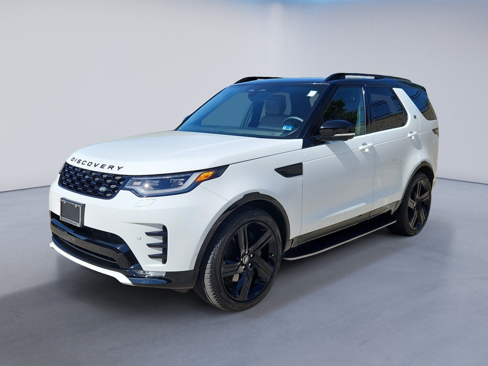 Used 2025 Land Rover Discovery Dynamic SE