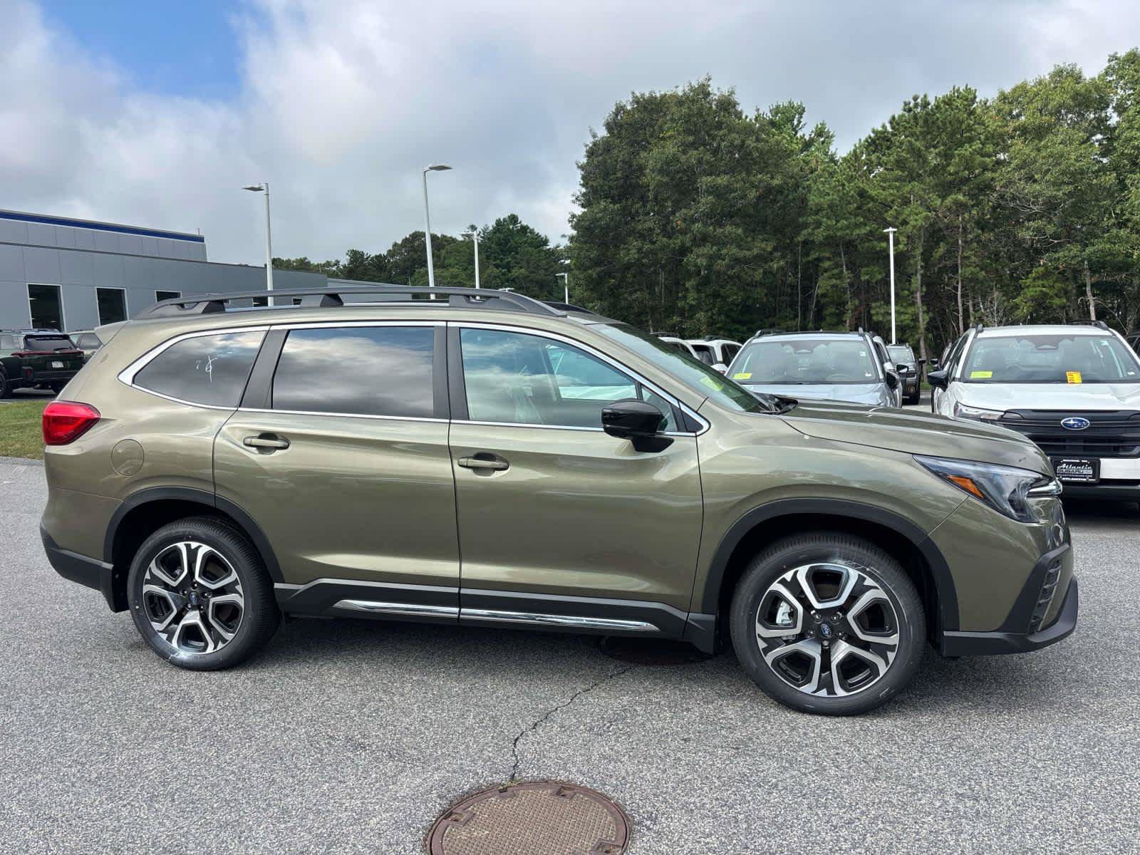 New 2026 Subaru Ascent Limited AWD/4WD image 2