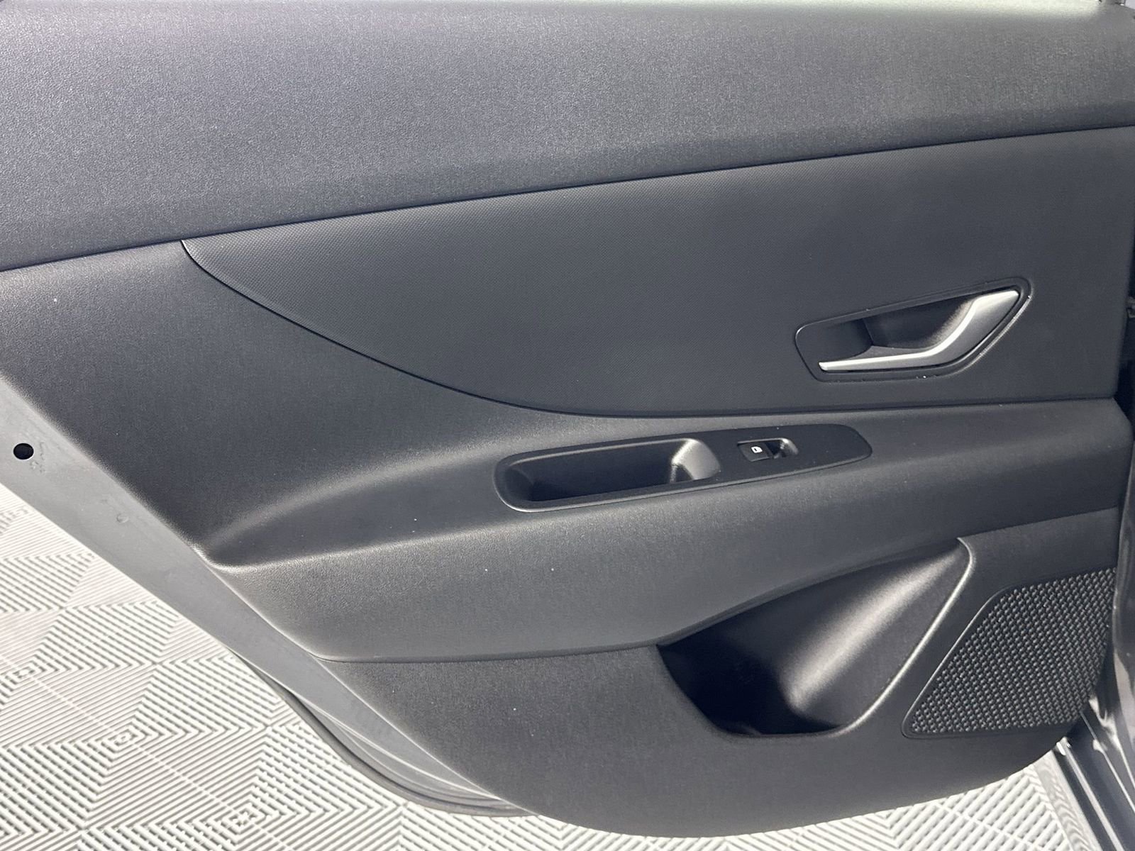 Used 2024 Hyundai Elantra SEL FWD image 30