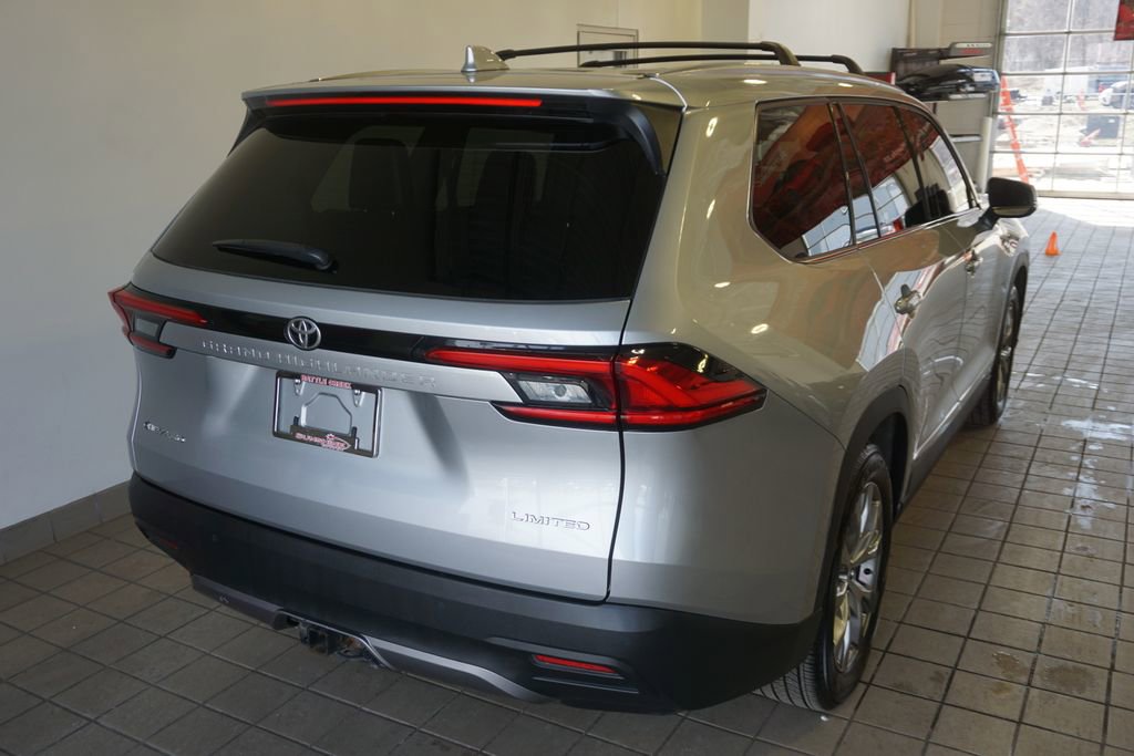 Used 2024 Toyota Grand Highlander Limited image 18