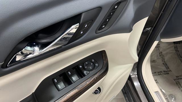 Used 2020 GMC Acadia Denali image 32