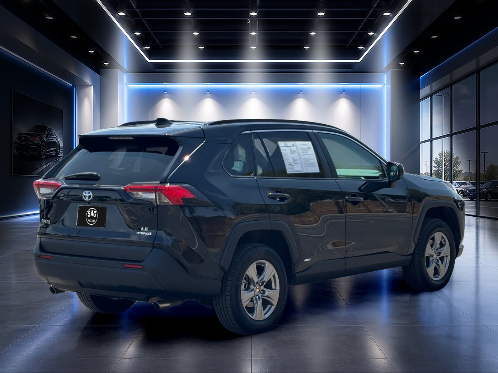 Used 2023 Toyota RAV4 LE AWD/4WD image 4