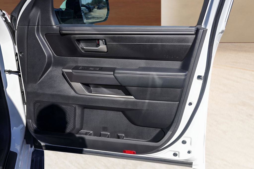 Used 2025 Toyota Sequoia SR5 image 31