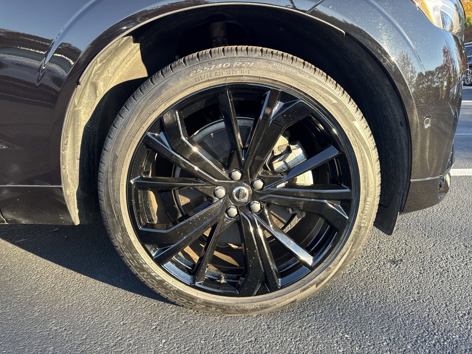 Used 2024 Volvo XC60 T8 Ultimate w/ Protection Package Premier image 2