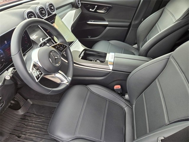 Used 2025 Mercedes-Benz GLC 300 4MATIC image 15
