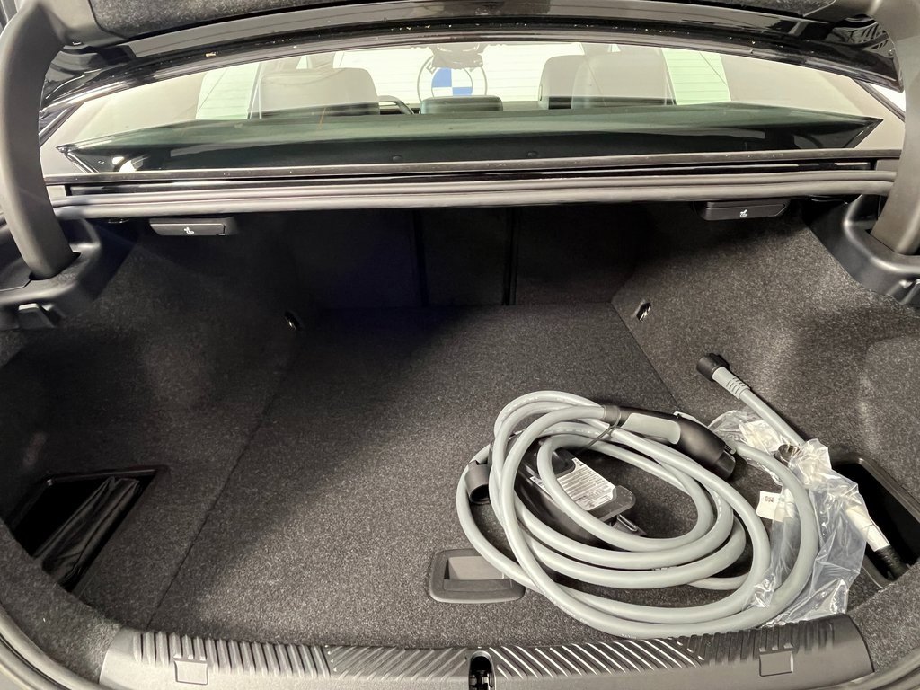 Used 2025 BMW i5 xDrive40 w/ Premium Package image 14