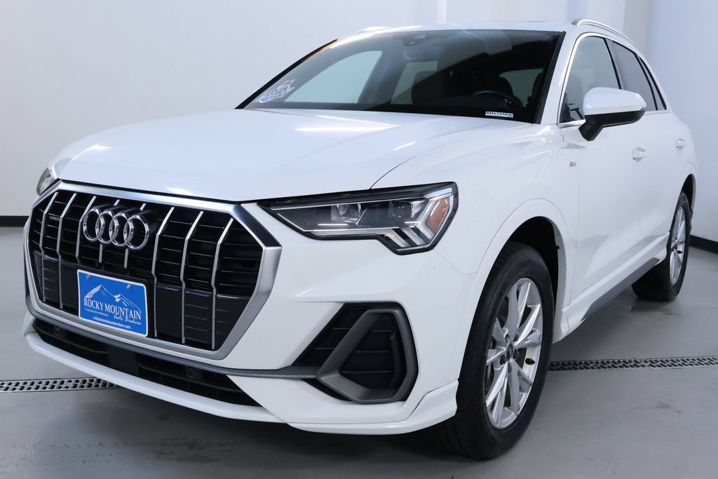 Used 2024 Audi Q3 2.0T Premium AWD/4WD image 3