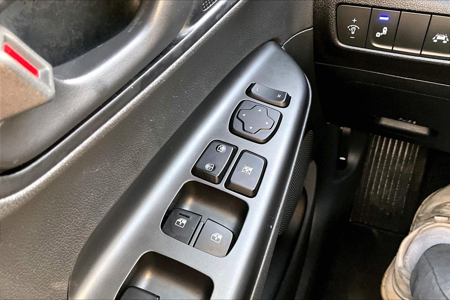 Used 2019 Hyundai Kona SEL image 33
