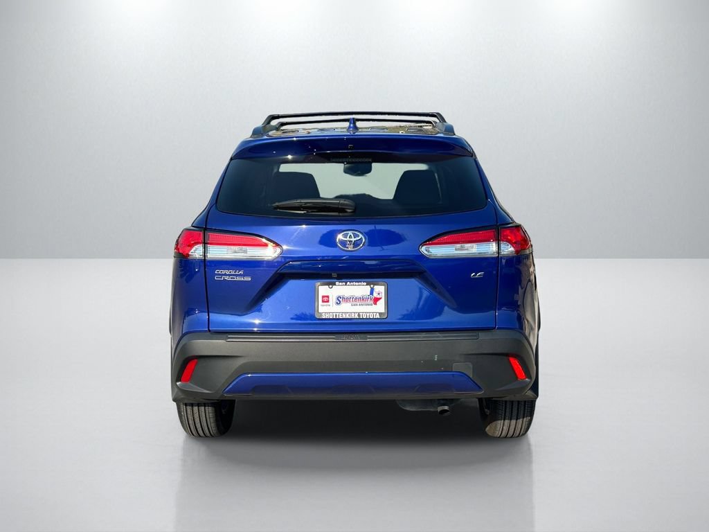 Used 2024 Toyota Corolla Cross LE FWD image 6