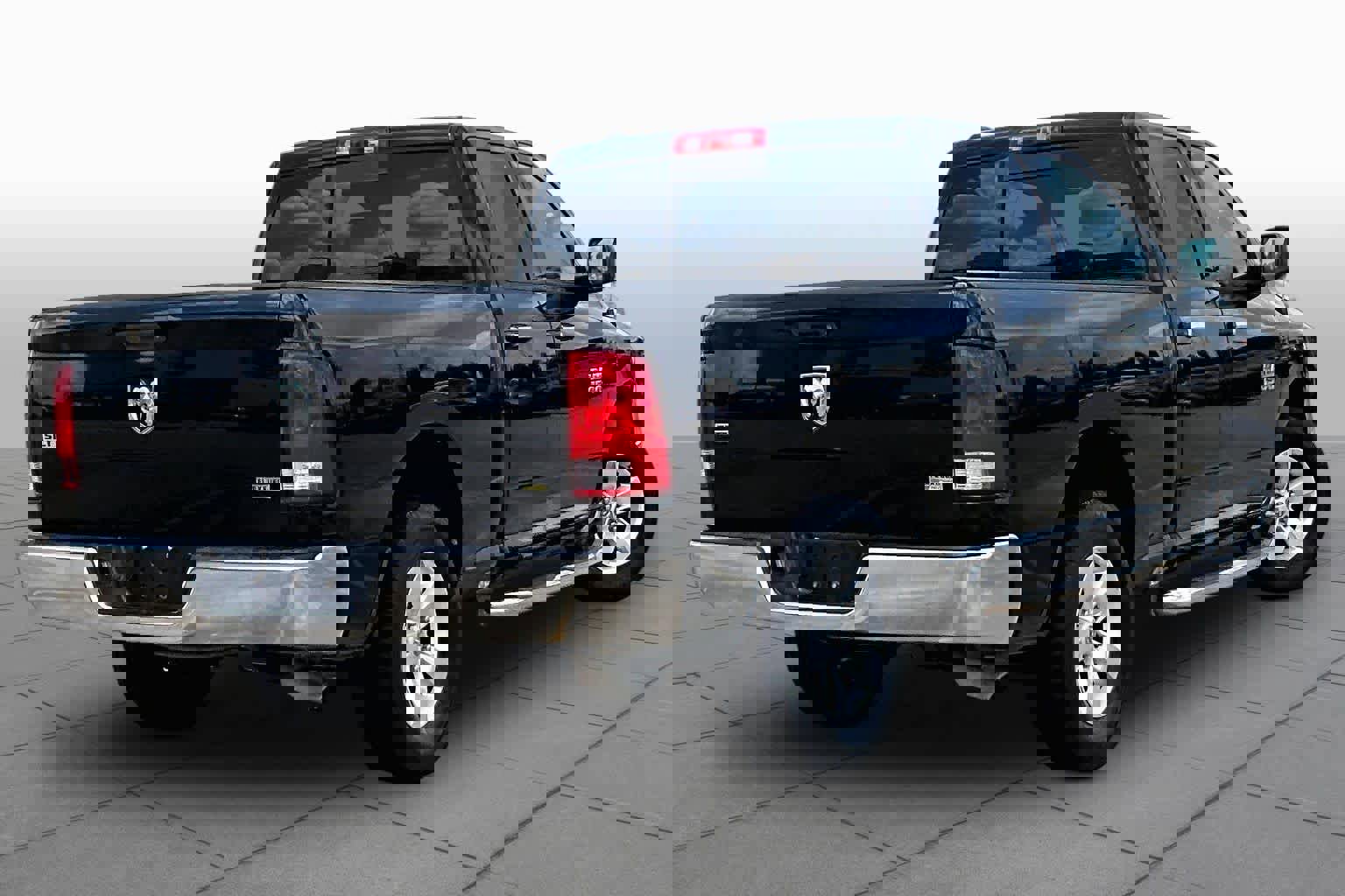 Used 2015 RAM 1500 Classic SLT image 12