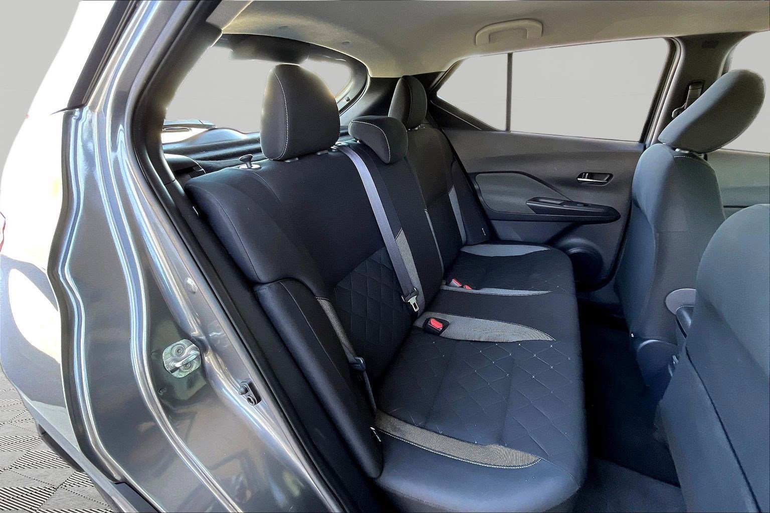 Used 2020 Nissan Kicks SV image 24