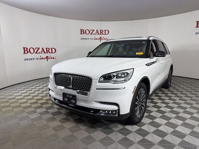 Used 2023 Lincoln Aviator Reserve w/ Equipment Group 201A RWD image 4