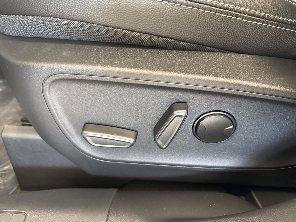 New 2025 Ford Escape SE w/ PHEV Premium Package image 15