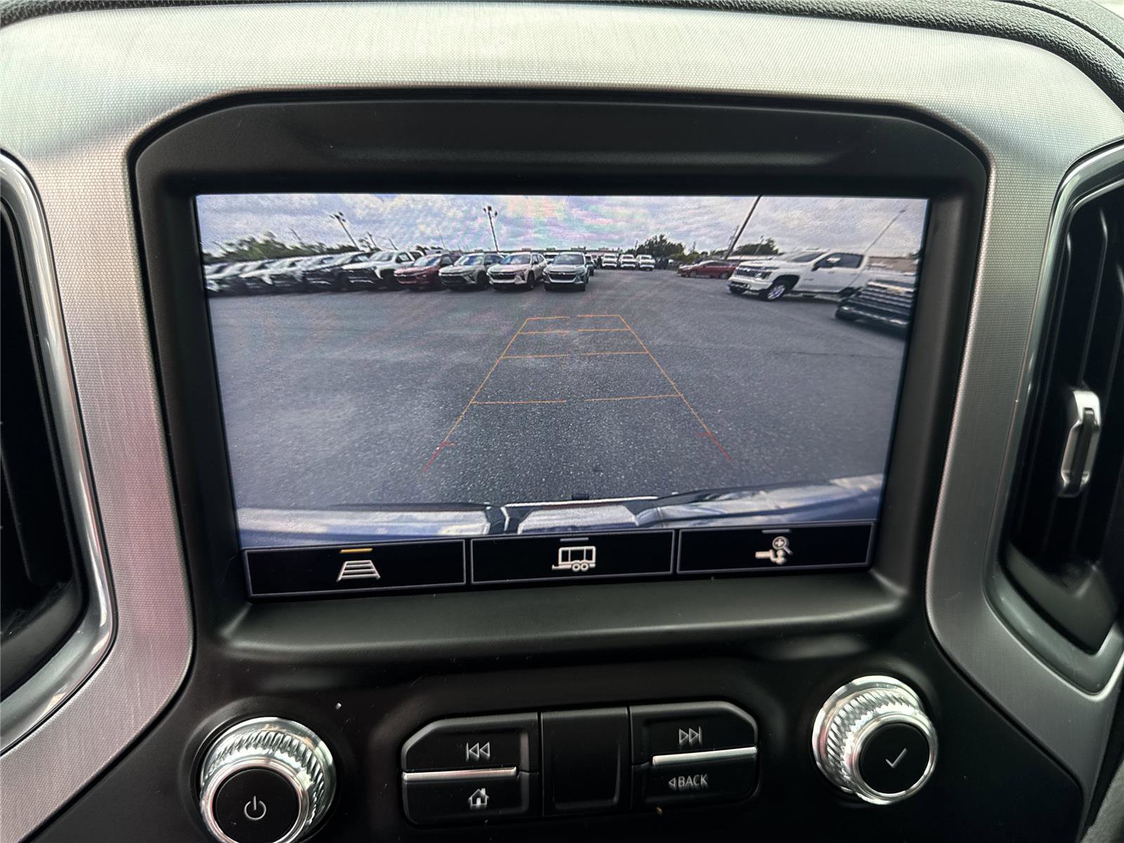 Used 2021 GMC Sierra 1500 SLT w/ SLT Convenience Package AWD/4WD image 26