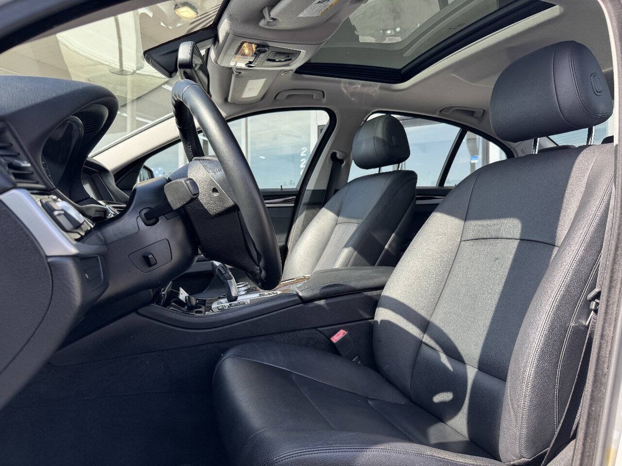 Used 2015 BMW 528i Sedan RWD image 31