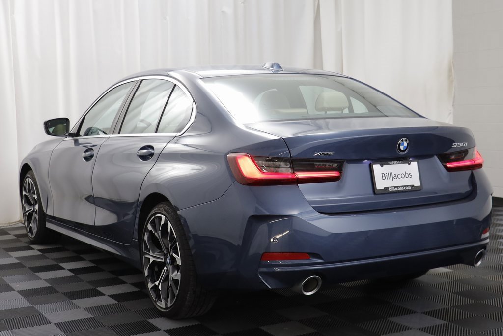 Certified 2025 BMW 330i xDrive Sedan w/ Convenience Package image 14