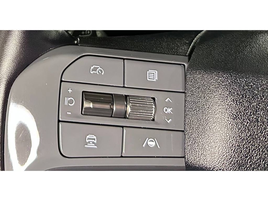 Used 2024 Kia EV9 Light Long Range RWD image 27