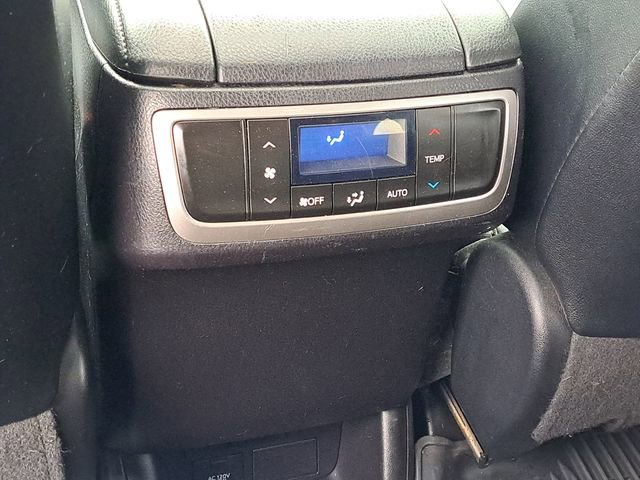 Used 2019 Toyota Highlander XLE AWD/4WD image 22