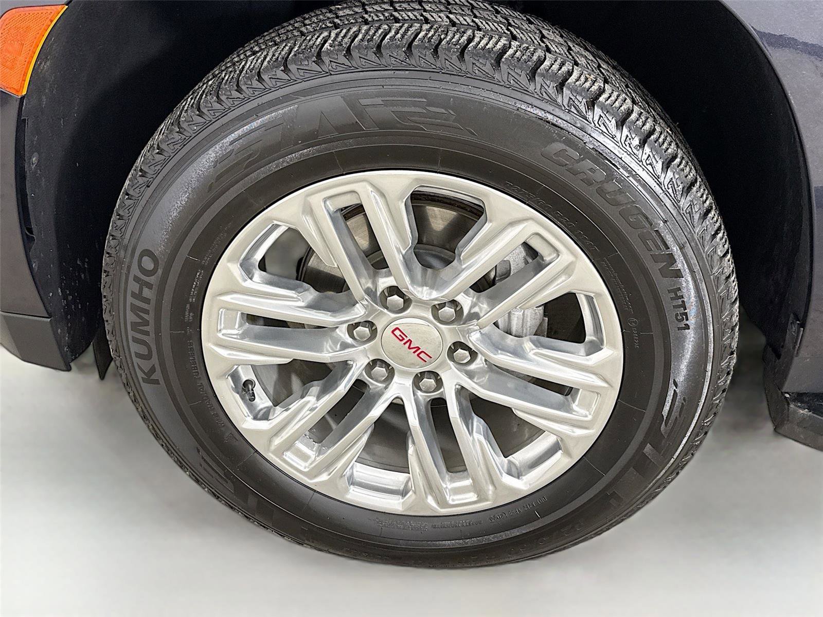 Used 2024 GMC Yukon SLT image 32