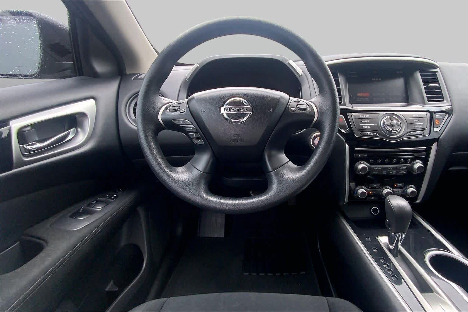 Used 2017 Nissan Pathfinder S FWD image 6