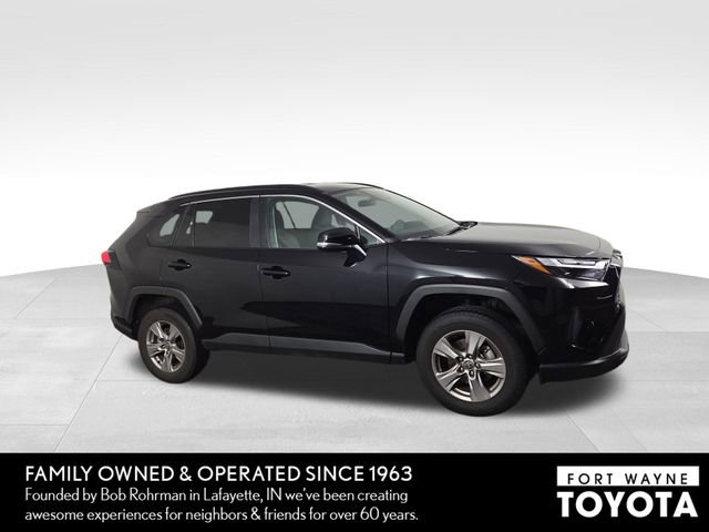 Used 2025 Toyota RAV4 XLE image 5