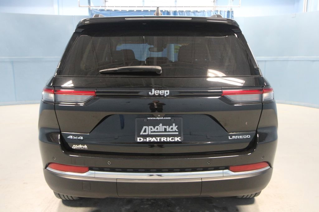 Used 2022 Jeep Grand Cherokee Laredo w/ Luxury Tech Group I image 33