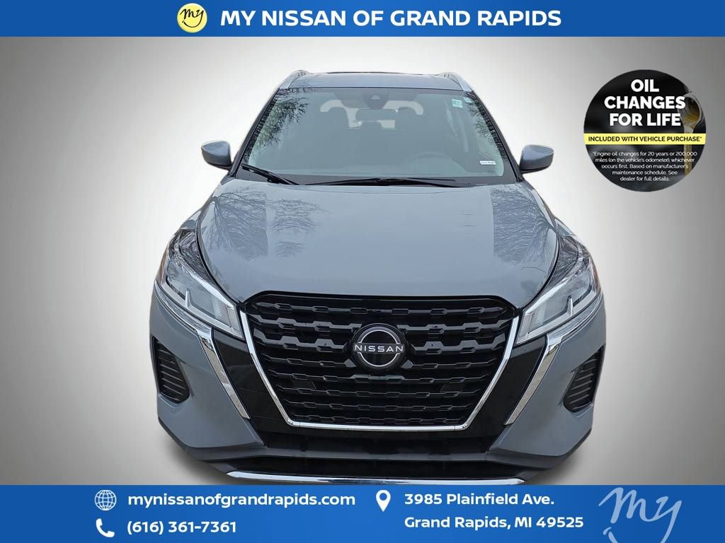 Used 2024 Nissan Kicks SV image 3
