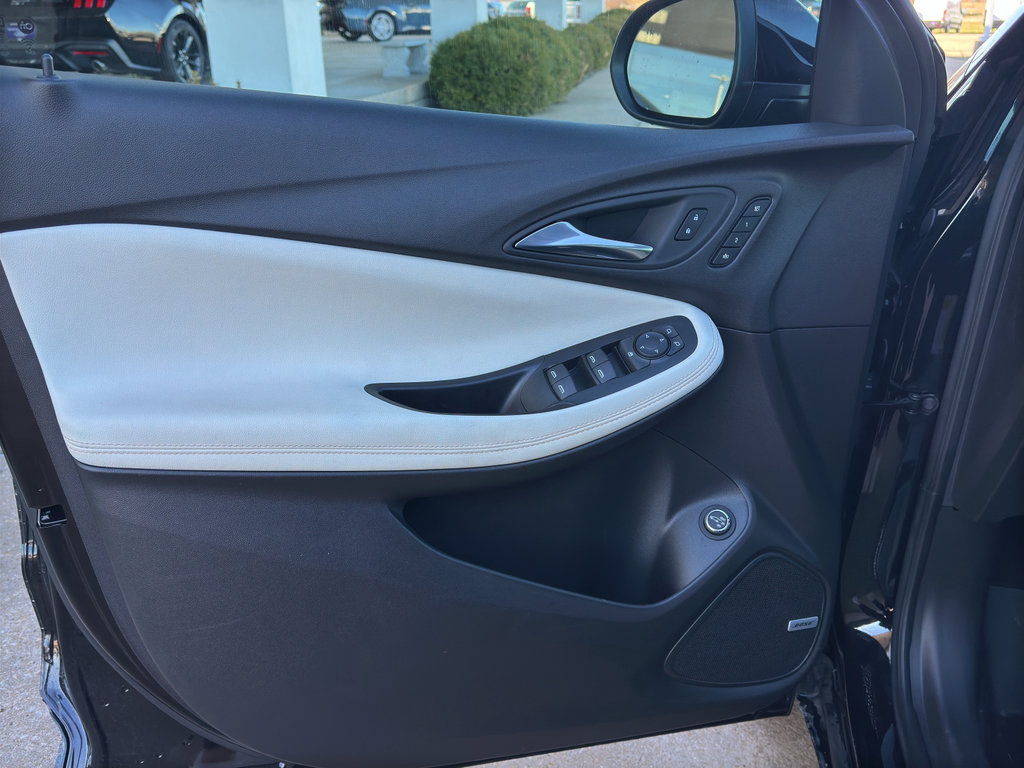 Used 2024 Buick Encore GX Avenir w/ Avenir Technology Package image 10