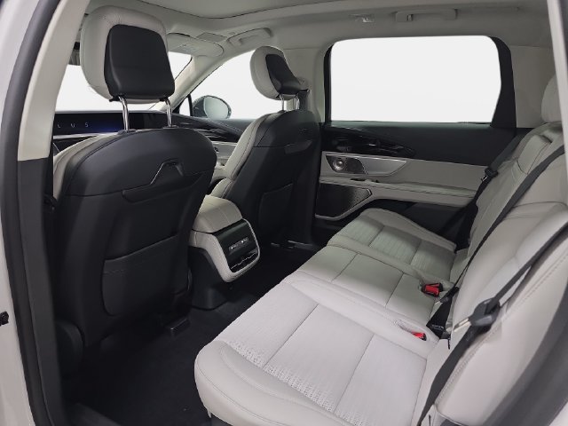 New 2026 Lincoln Nautilus Reserve AWD/4WD image 10
