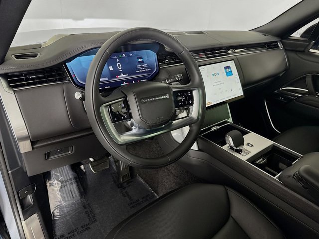Used 2025 Land Rover Range Rover SE image 9
