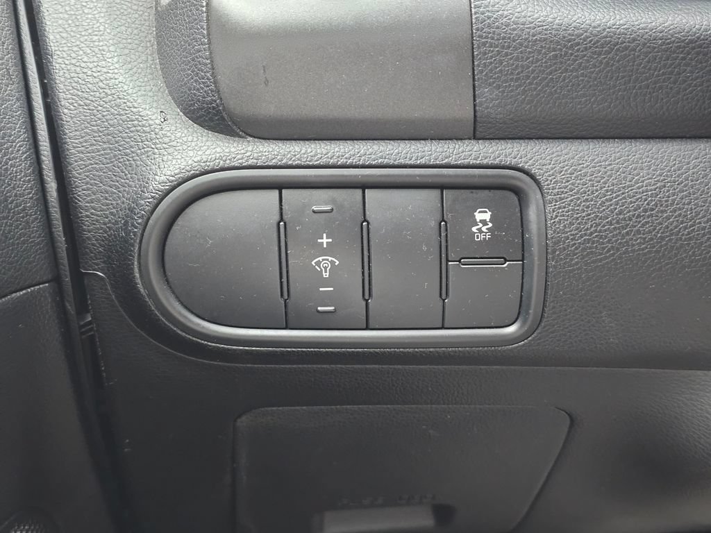 Used 2016 Kia Forte LX FWD image 18