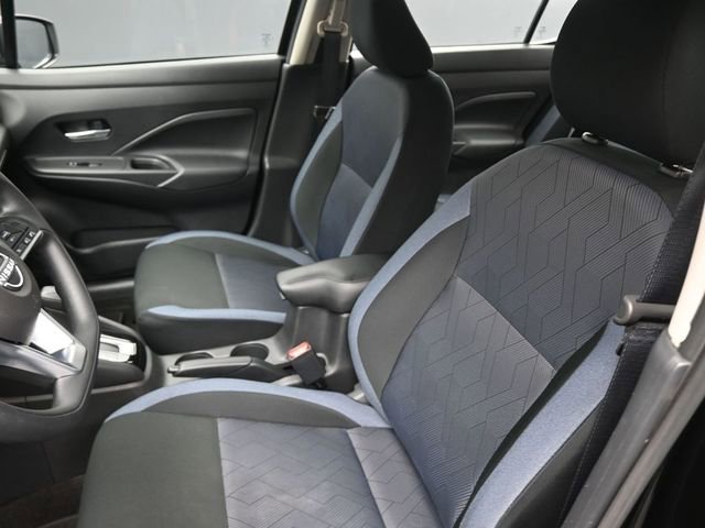 Used 2025 Nissan Versa SV image 19