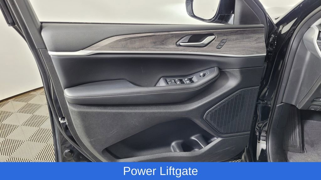 Used 2023 Jeep Grand Cherokee Limited image 13