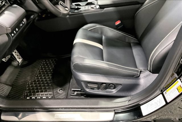 Used 2026 Toyota Camry SE AWD/4WD image 24