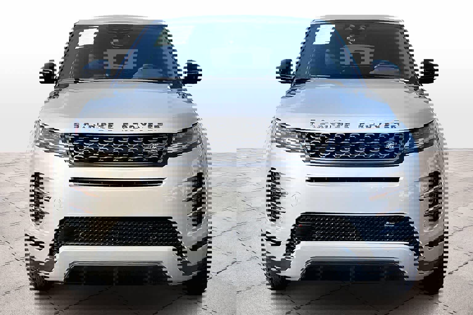 Used 2023 Land Rover Range Rover Evoque R-Dynamic SE image 3