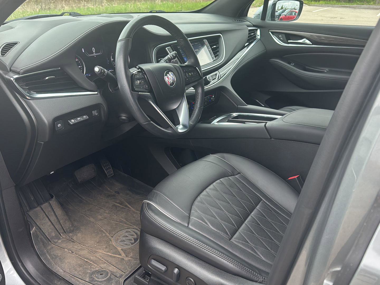 Used 2023 Buick Enclave Avenir w/ Avenir Technology Package AWD/4WD image 12