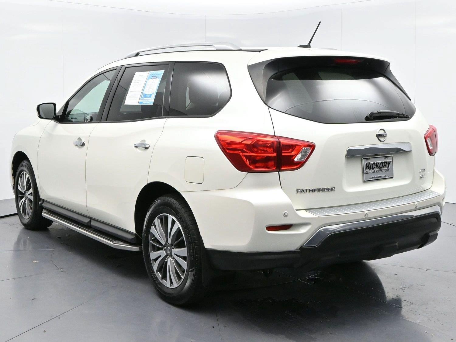 Used 2017 Nissan Pathfinder SV w/ SV Tech Package AWD/4WD image 5
