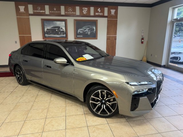 Used 2024 BMW 760i xDrive w/ Executive Package image 4