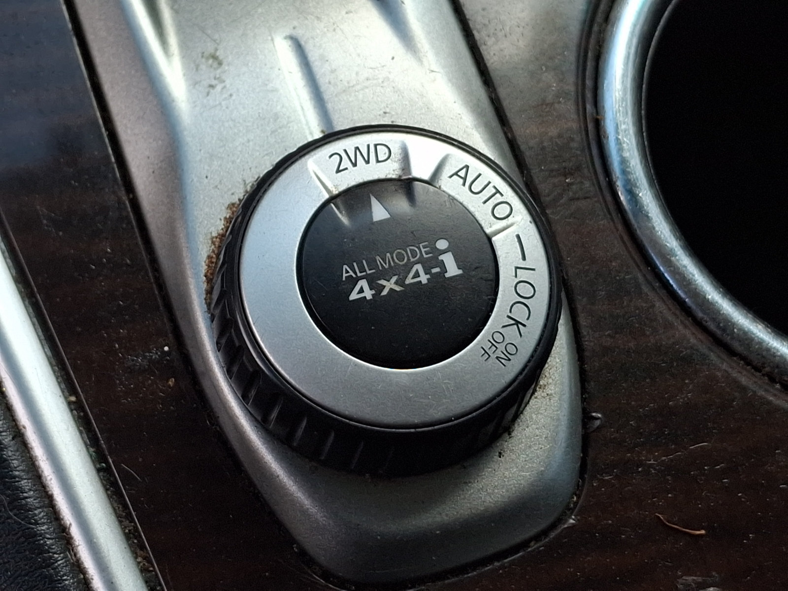 Used 2014 Nissan Pathfinder SL AWD/4WD image 25