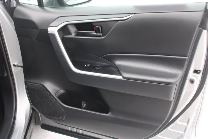 Certified 2024 Toyota RAV4 LE FWD image 18