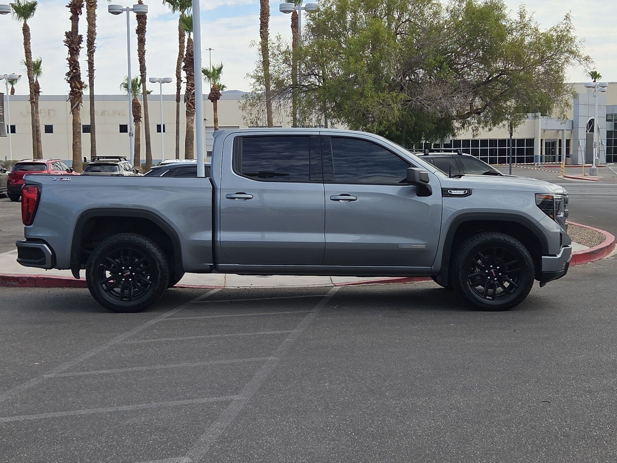 Certified 2025 GMC Sierra 1500 Elevation w/ Preferred Package AWD/4WD image 6