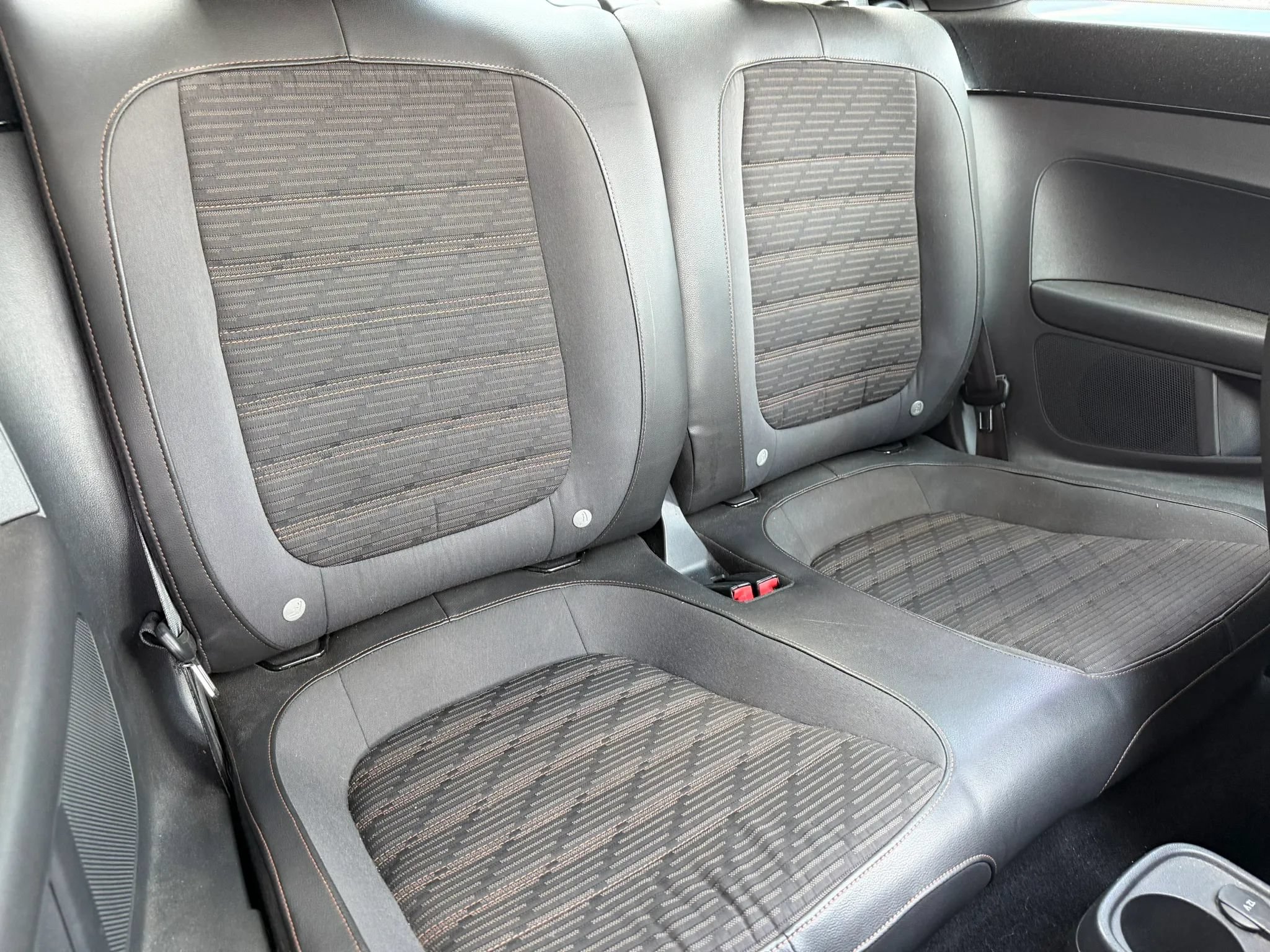 Used 2013 Volkswagen Beetle Turbo FWD image 14