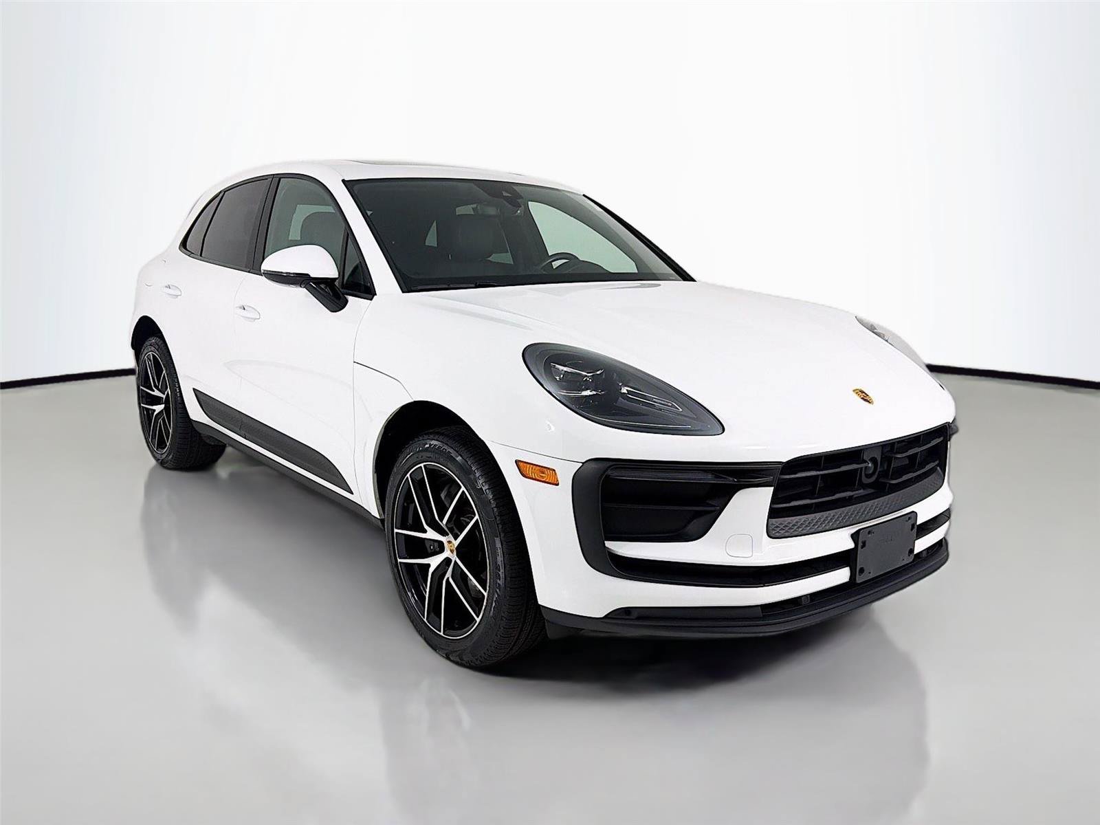 Certified 2023 Porsche Macan Turbo AWD/4WD image 29