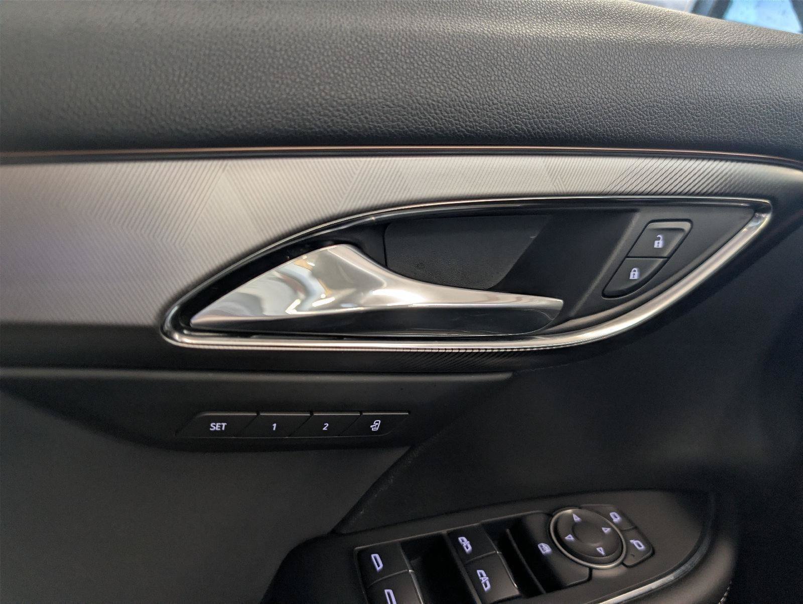 Used 2025 Buick Envision Sport Touring AWD/4WD image 28