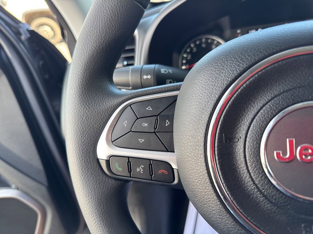 Used 2023 Jeep Renegade Latitude image 18