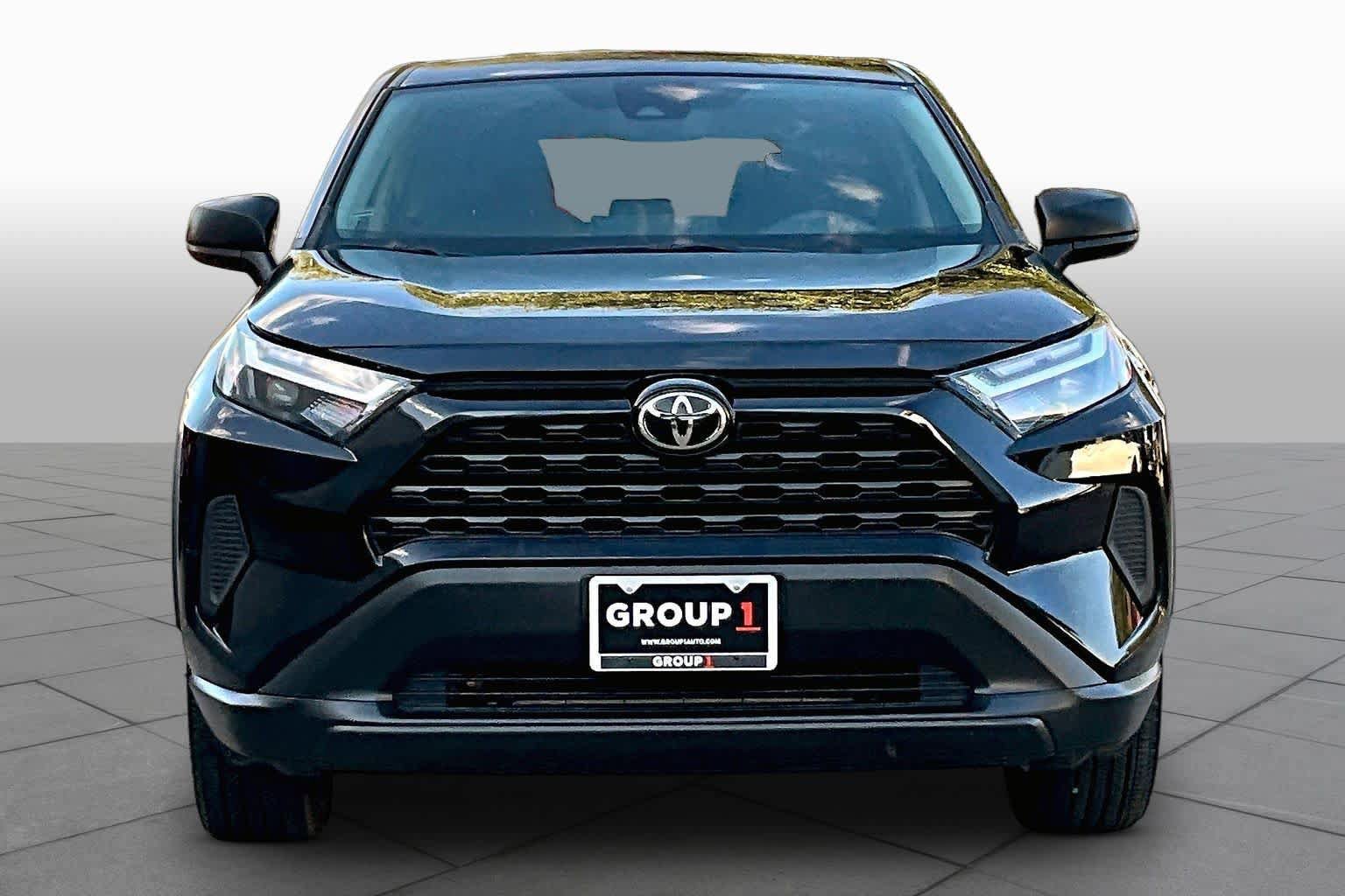 Used 2024 Toyota RAV4 LE FWD image 4