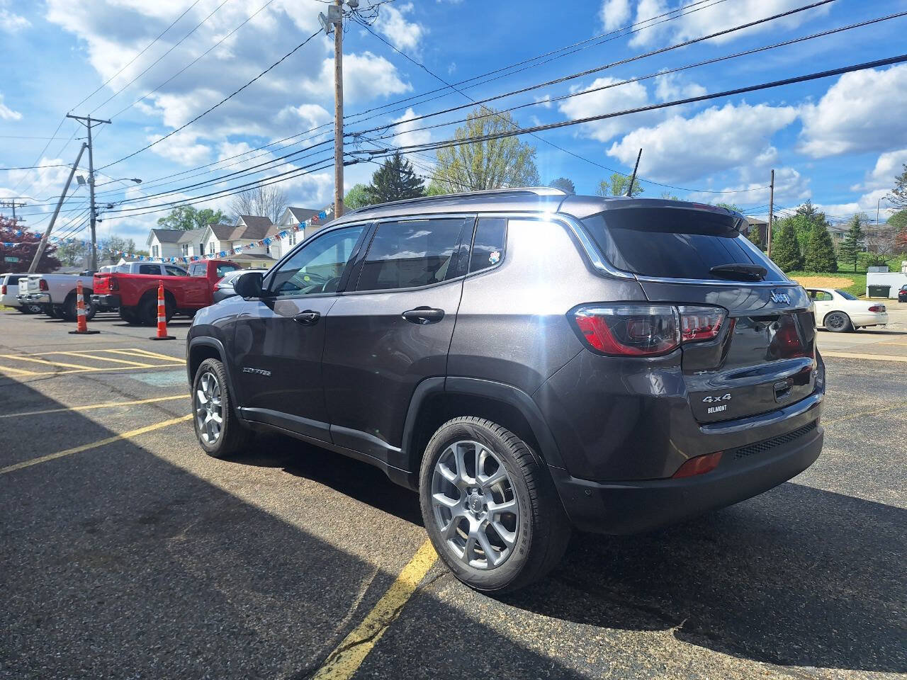 Used 2022 Jeep Compass Latitude AWD/4WD image 5