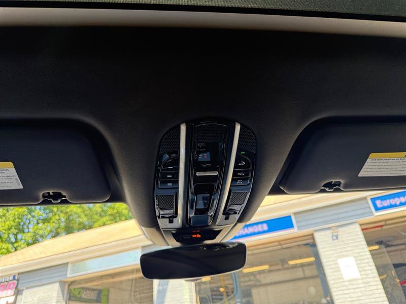Used 2023 Porsche Cayenne AWD/4WD image 36
